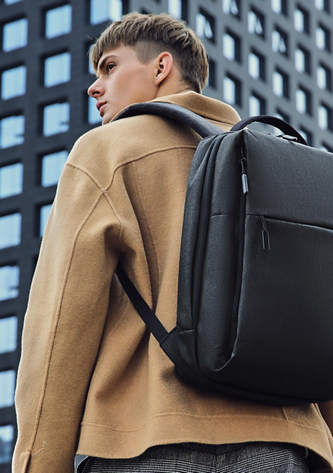 Mochila Arctic Hunter em uso na cidade